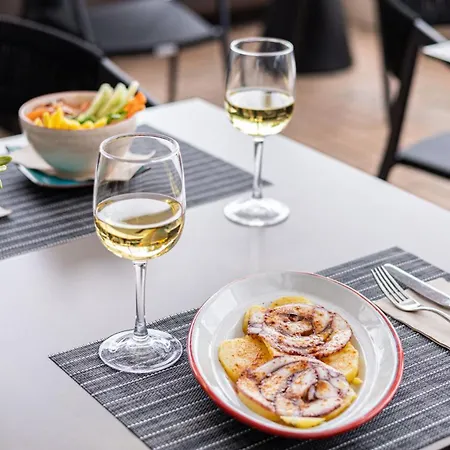 Seth Port מלון סיוטאדלה